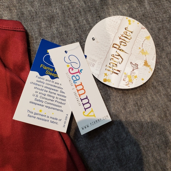 Wizard World Harry Potter Sleepwear Top PJammy Geyffendor NWT sz 7/8 - Picture 5 of 7